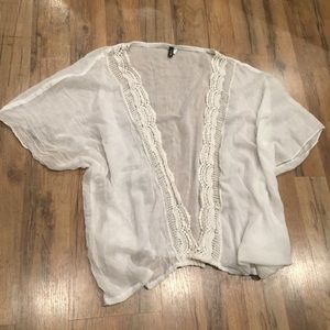 {APT9} white light weight shaw - no tag- large